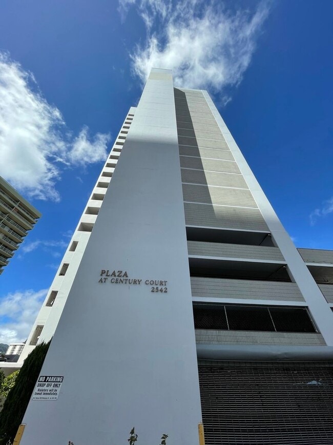Primary Photo - Pool on site! 2 bed 1 bath 1 parking locat...