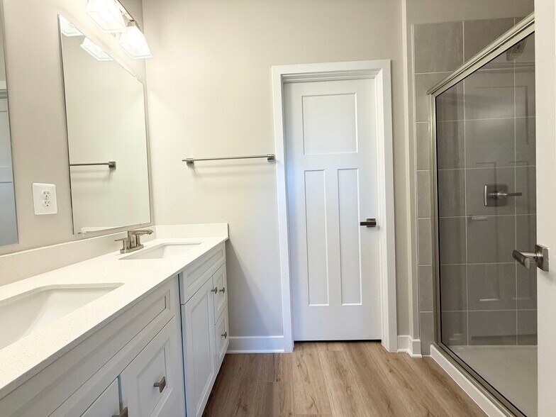 Building Photo - 7841 Blackbriar Way