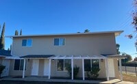 Building Photo - Beautiful appartment, 2/1.5 with AC & Pri...