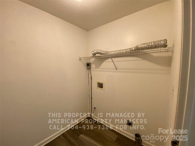 Building Photo - 152 Purple Finch Ln