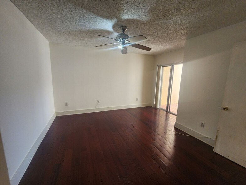 Building Photo - 11810 SW 80th St