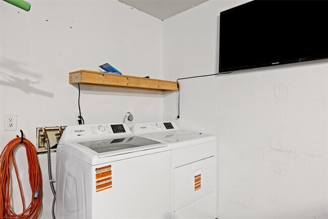 Building Photo - 2808 Firecrest Dr