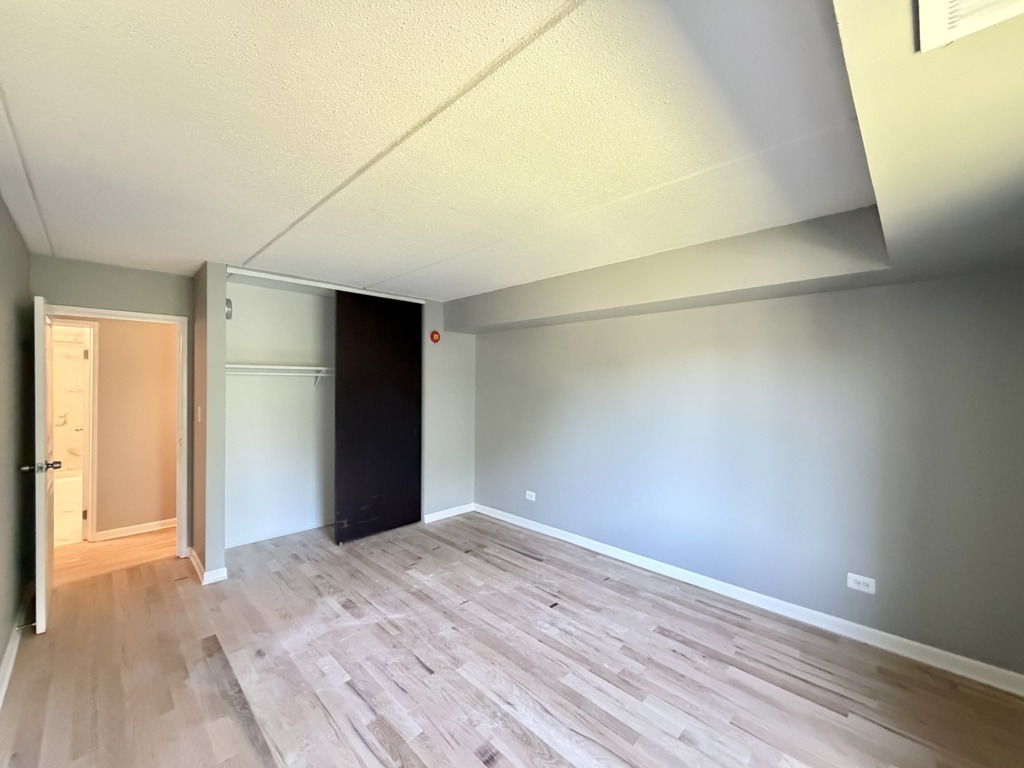 Building Photo - 525 N Quentin Rd