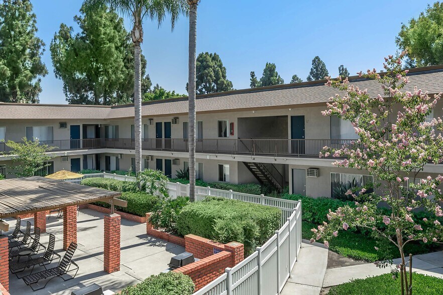 Hampshire Square Apartment Homes 2550 E Ward Ter Anaheim CA 92806