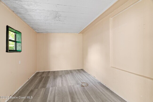 Building Photo - 504 Cornell Ave