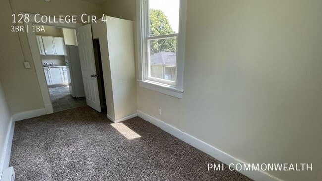 Building Photo - 128 College Cir