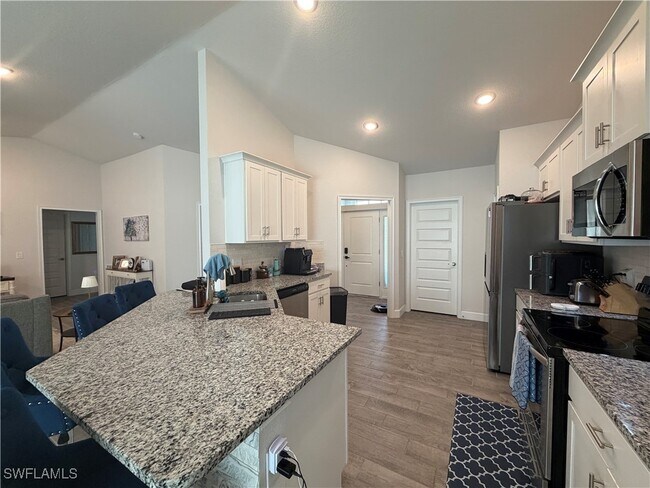 Building Photo - 4236 NE 20th Pl