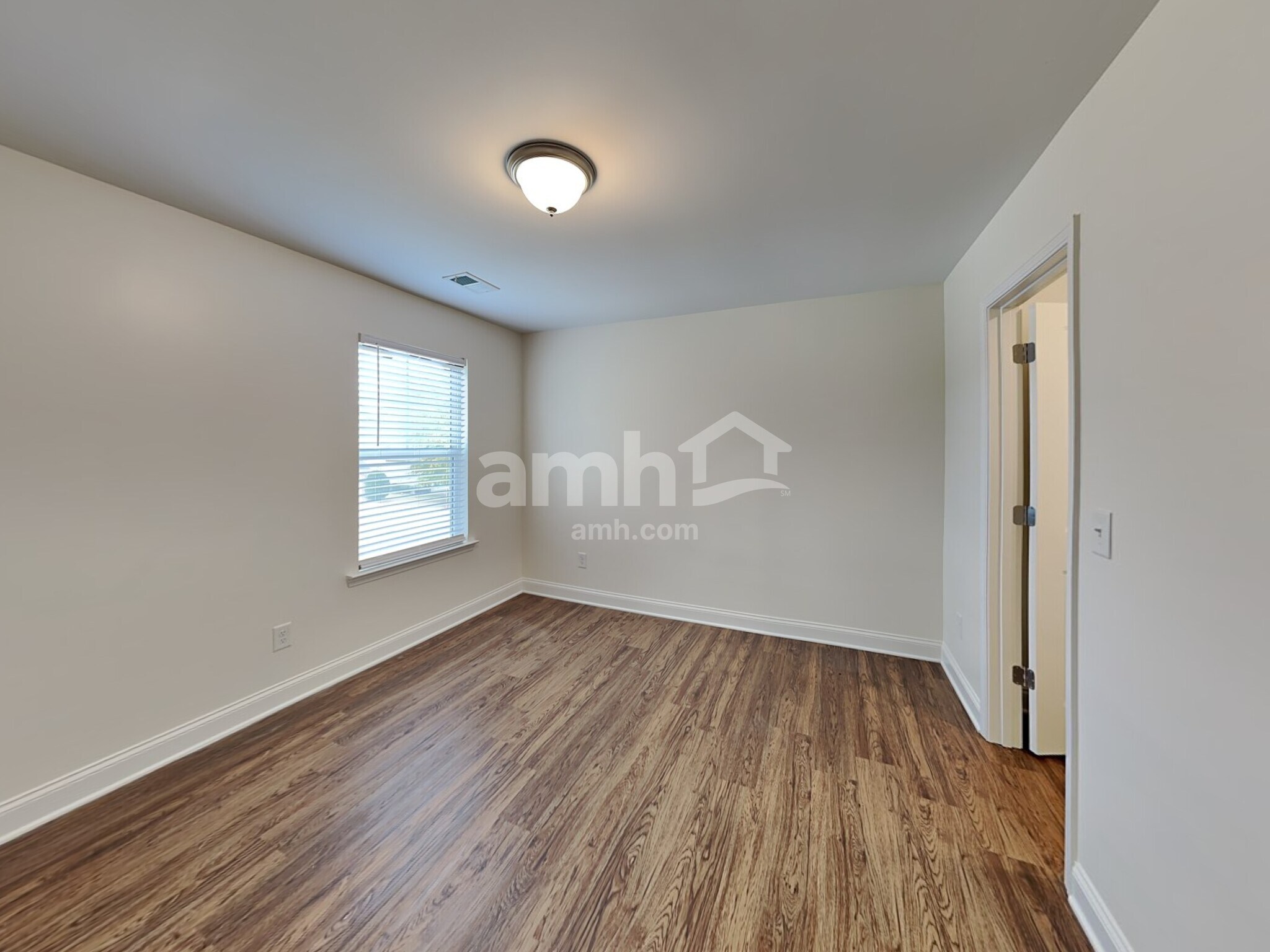 Building Photo - 8138 Willowbank Way