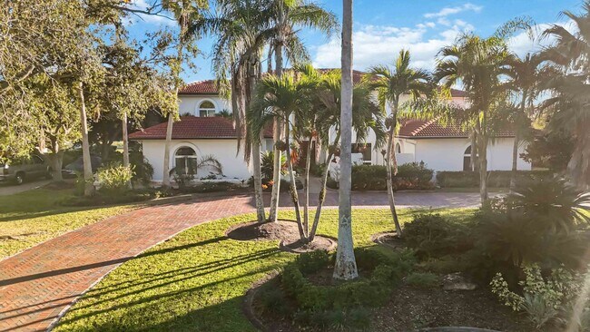 Building Photo - Luxury Golf Course Rental with private movie theater and ideal for entertaining large groups