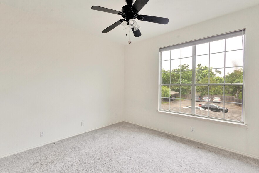 Master Suite 1 - 12401 Los Indios Trl