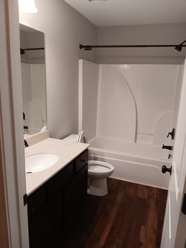 Building Photo - 173 Putters Dr