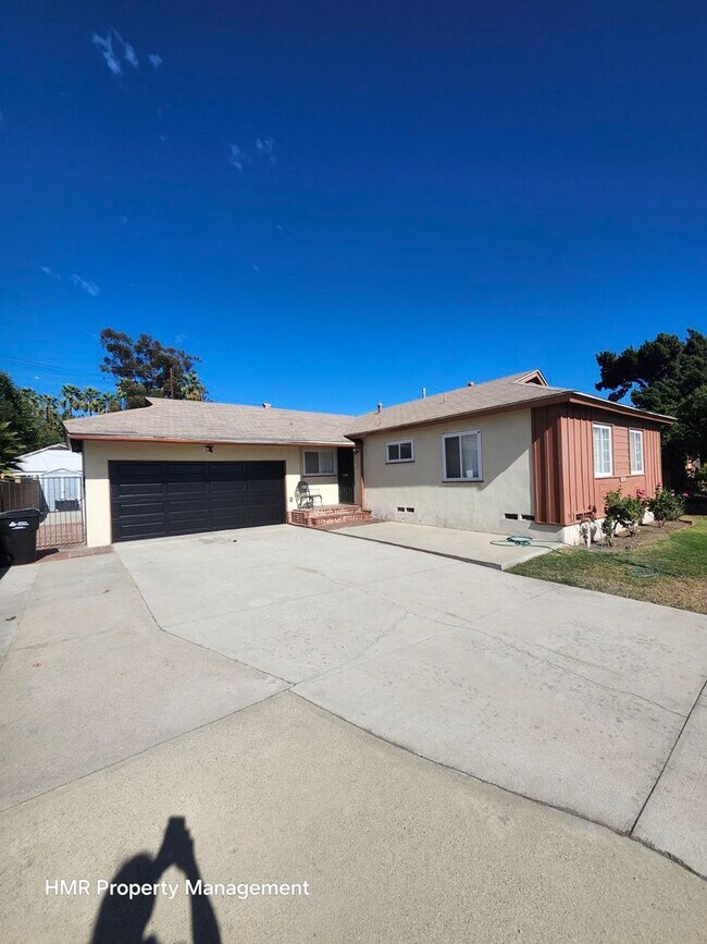 Building Photo - Newly Remodeled Home in Pomona