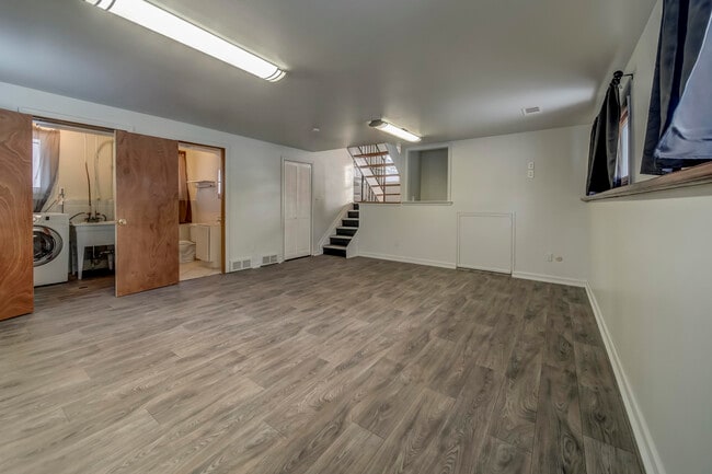 Building Photo - 771 4th Ave