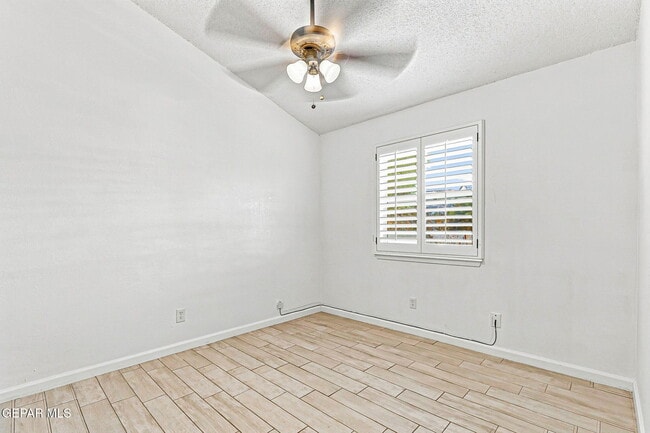 Building Photo - 204 Cutlass Dr
