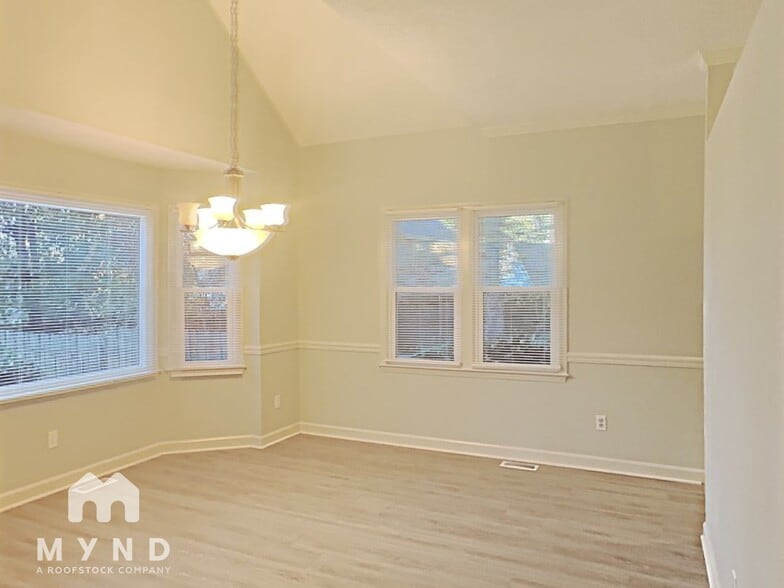 Building Photo - 2701 Moorsfield Ct