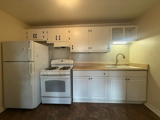 Building Photo - 442 Merrimack St