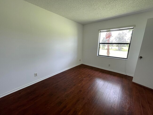 Building Photo - 7149 Golf Colony Ct