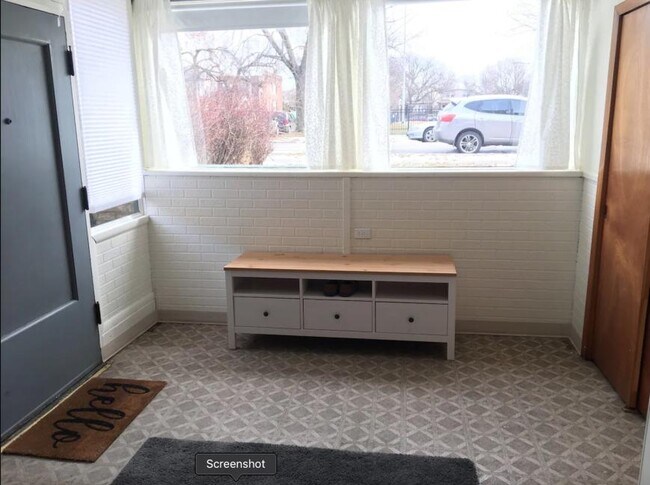 Building Photo - 1 bedroom in Chicago IL 60618