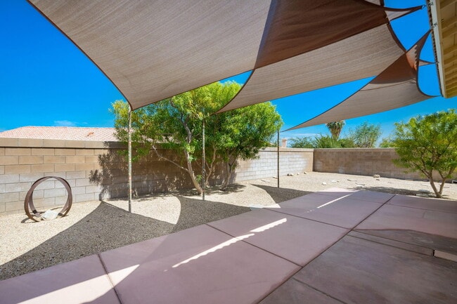 Building Photo - 45160 Debbie Dr