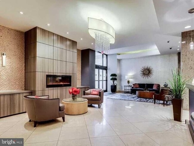 Building Photo - 1011 Arlington Blvd