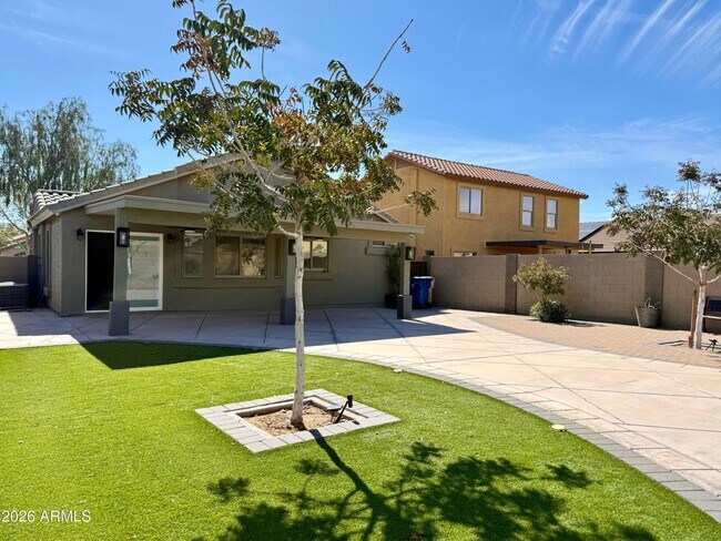 Building Photo - 23644 W Pkwy Dr