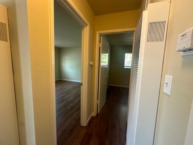 Building Photo - 871 El Cerrito Way