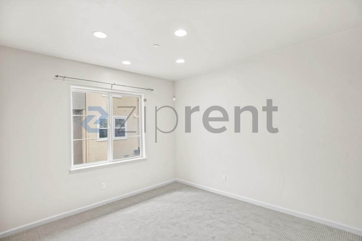 Building Photo - 2858 10th St