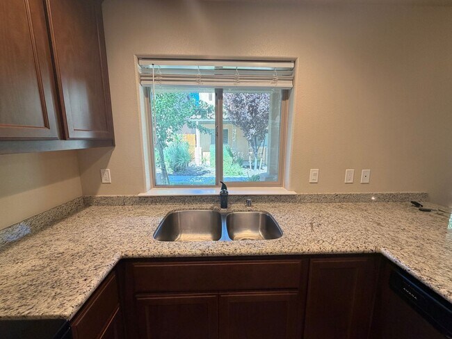 Building Photo - 1194 Velarde Cir
