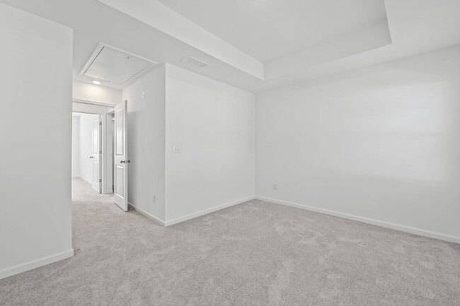 Building Photo - 2730 Harrison Dr