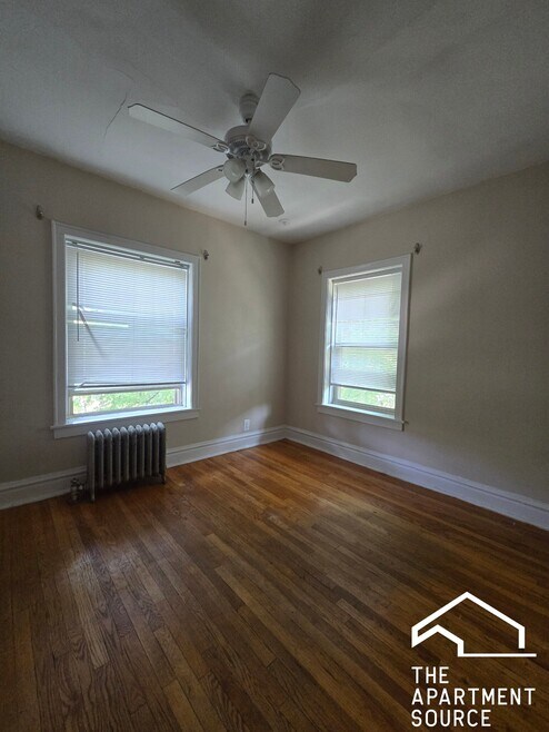 Building Photo - 918 Reba Pl