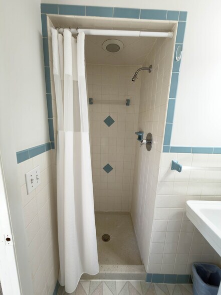 Building Photo - 837 Martin Ave