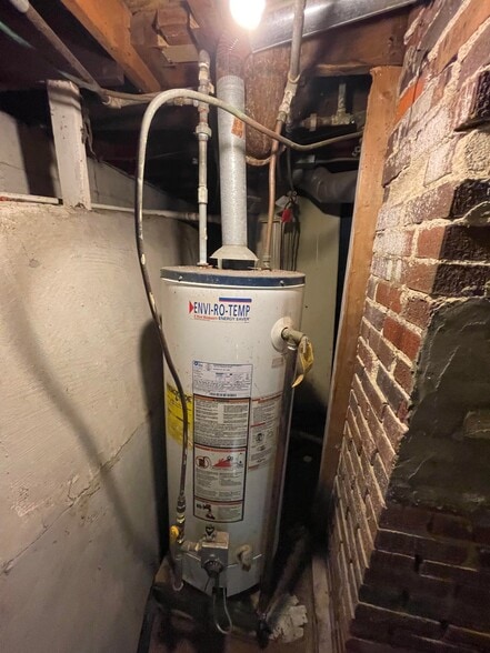 Building Photo - 1764 E Johns Ave