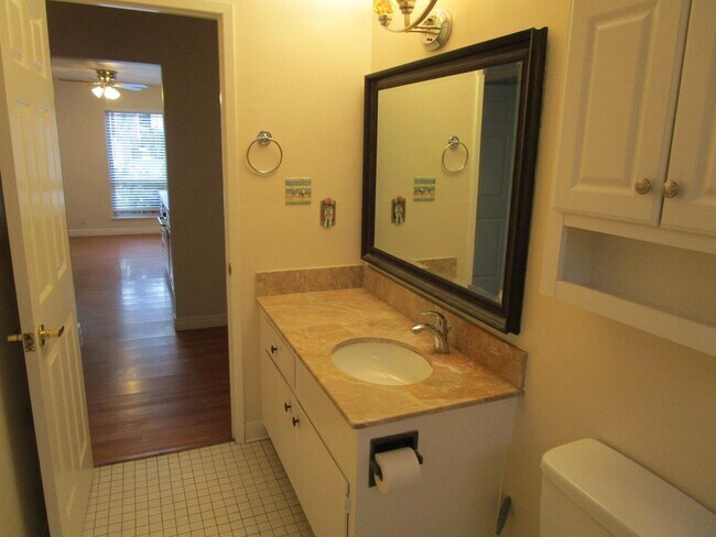 Building Photo - Location, Location, Location- Vintner Condo's