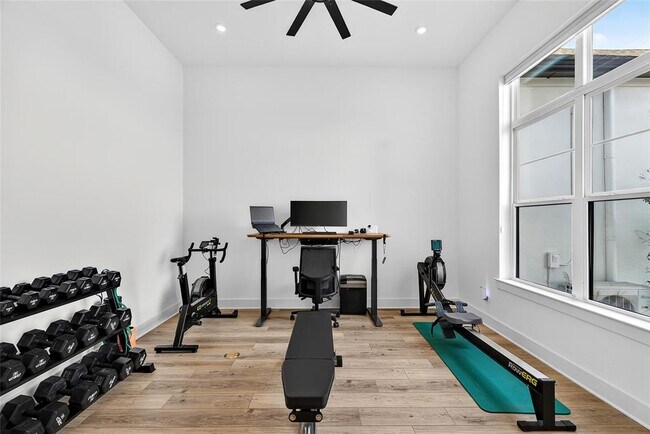 Building Photo - 404 Prairie Clover Dr