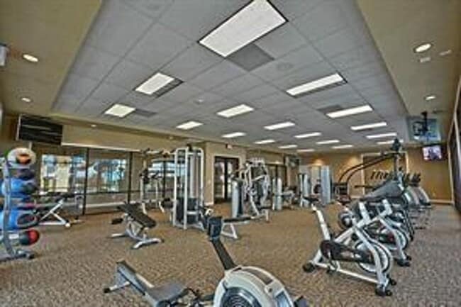 Building Photo - Grand Entry W/High Ceilings! Gorgeous Ligh...