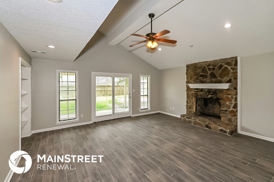 Building Photo - 2895 Devon Cir