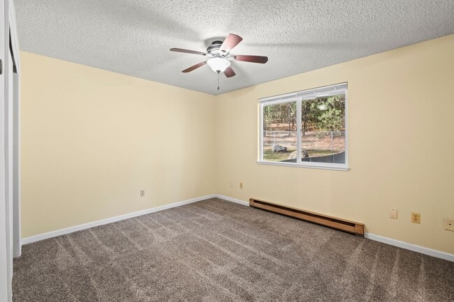 Building Photo - South Valley Duplex for Rent!