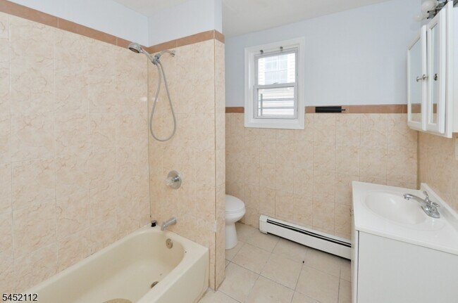 Building Photo - 45 Hedden Terrace