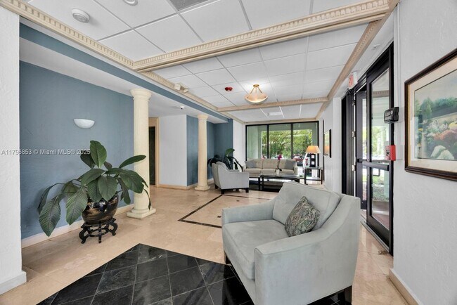Building Photo - 1600 S Bayshore Ln