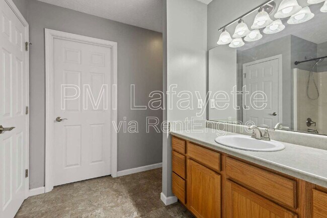 Building Photo - 3700 Goodall Ct