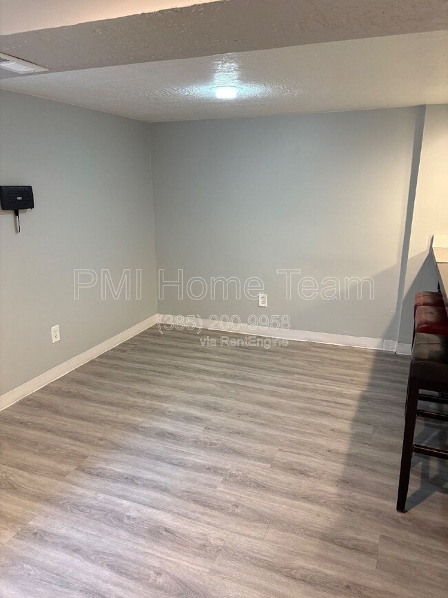 Building Photo - 168 Ross Dr