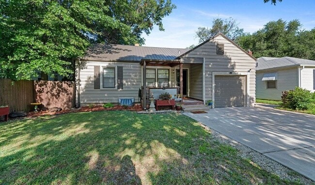 Primary Photo - 739 S Terrace Dr