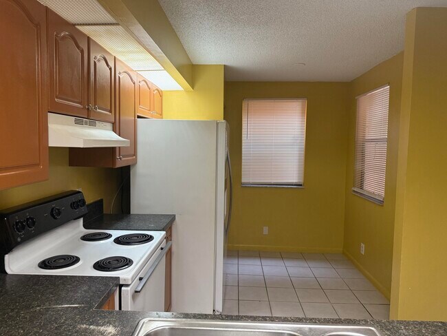 Building Photo - 2541 NW 56th Ave