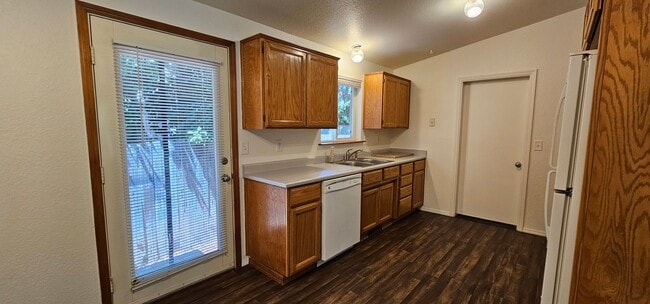 Building Photo - CHLLC2502.2