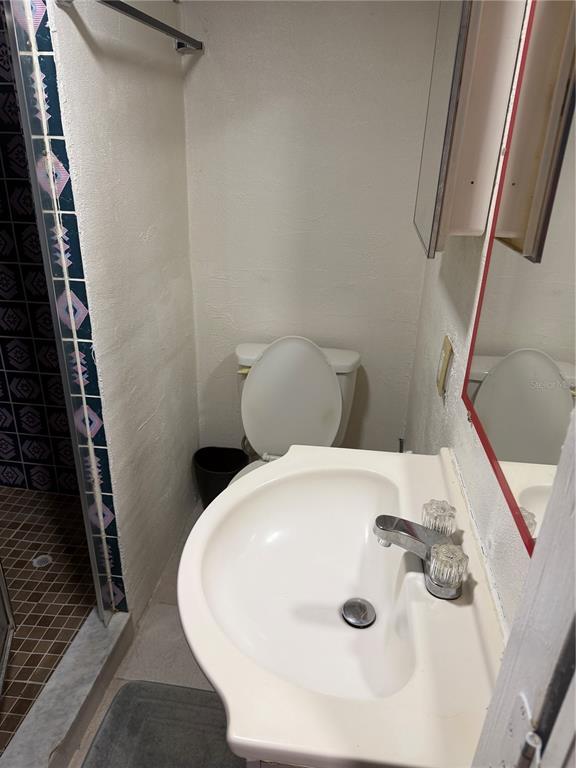 Building Photo - 486 Floral Dr