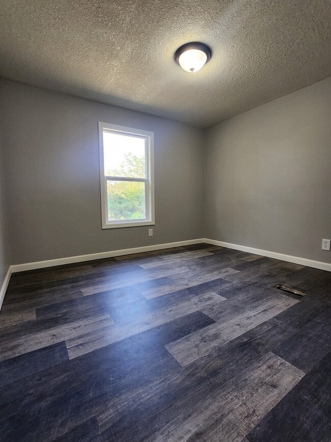 Building Photo - 1662 Lafayette Dr