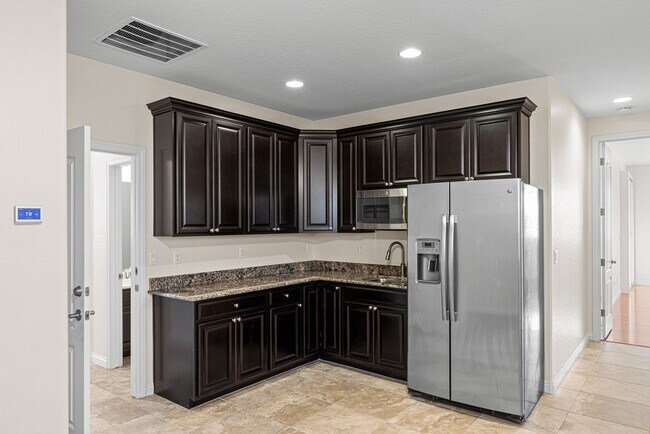 Building Photo - Beautiful West Vegas Home With Next Gen Suite