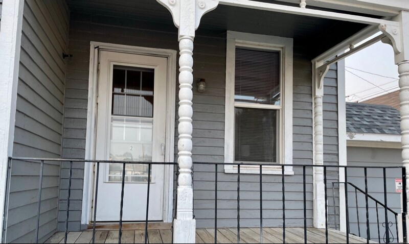 Building Photo - 204 N Main St