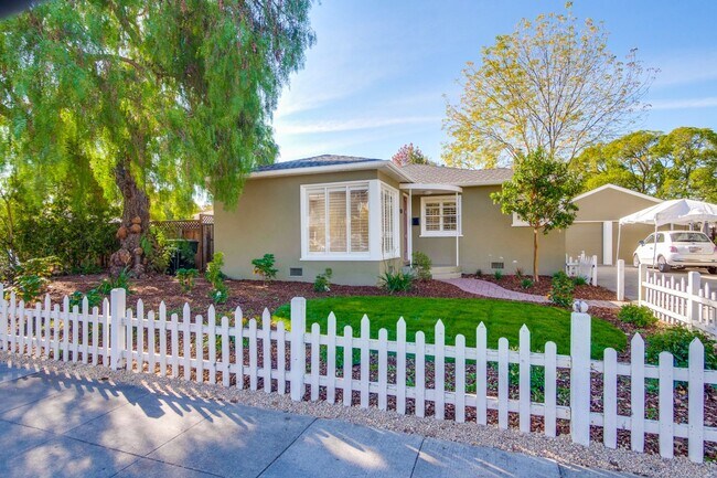 Building Photo - Wow! What a Great Home! Available Soon!