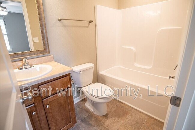 Building Photo - 2200 Del Carmel Way